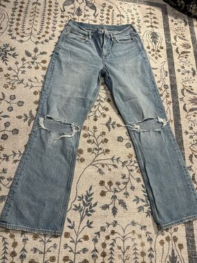 American Eagle 90’s Bootcut Light Wash Distressed Jeans